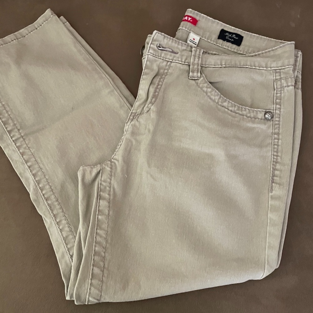 Union Bay khaki capri jean size 9